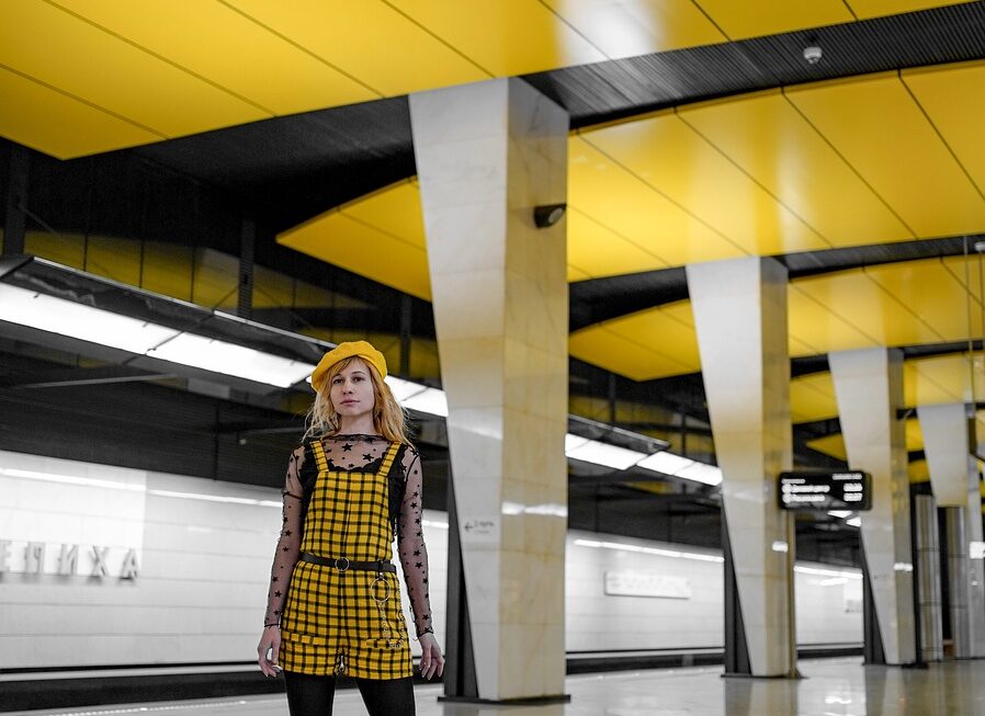 Mastering Edits: How-To Scripts for Creating Viral Video Clips